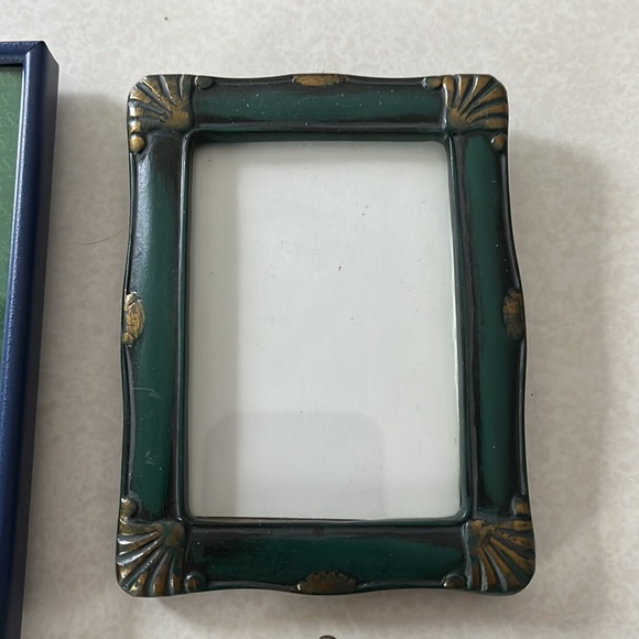 4 Small Frames - Picture 3 of 8
